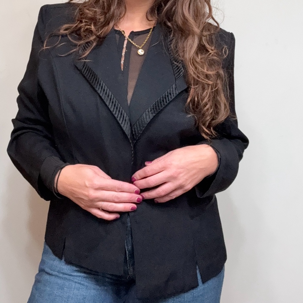 Perceptions 90s Black Women's Blazer with shoulder pads 🤩